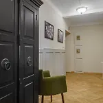 Old Town Serviced P&o Διαμέρισμα *