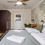 Old Town Serviced P&o Διαμέρισμα