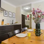 Old Town Serviced P&o Διαμέρισμα *