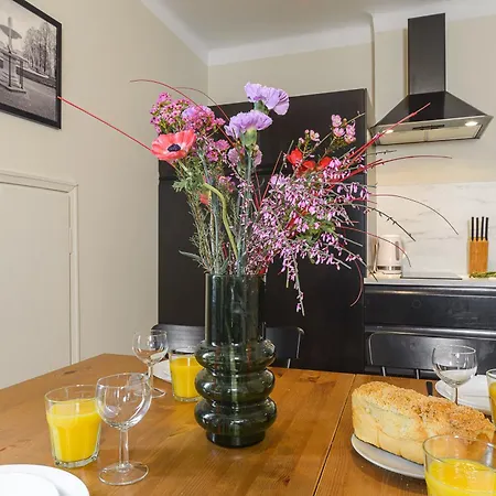 Old Town Serviced P&o *