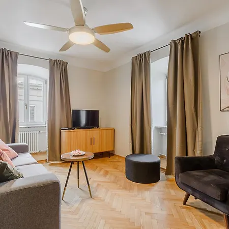 Old Town Serviced P&o * Varsovie