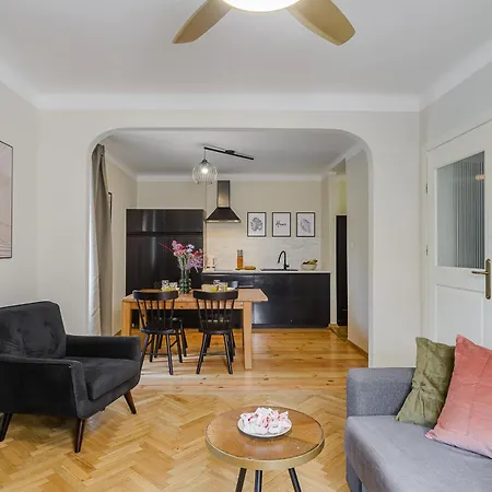 Old Town Serviced P&o *