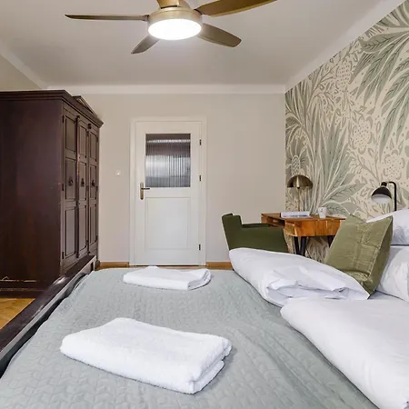 Old Town Serviced P&o Διαμέρισμα