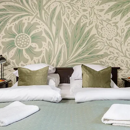 Old Town Serviced P&o *