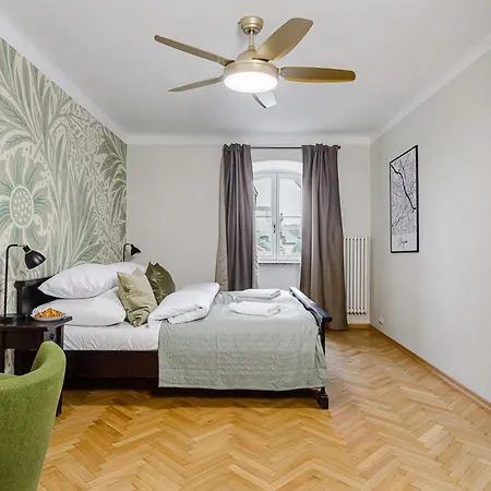 Old Town Serviced P&o Apartament *